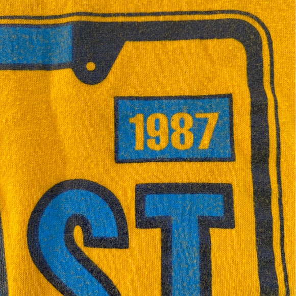 Vintage 1987 yellow t-shirt, Im Fast, swim team, size Large - Picture 6 of 9